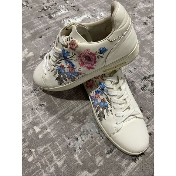 Size 43/44-10 1/2 Louis Vuitton ultra soft leather sneakers with floral detail. - Picture 1 of 15